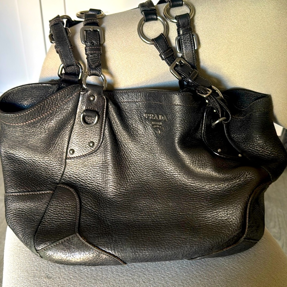 🌺 Prada ‼️ Gorgeous Leather PRADA bag‼️🖤🖤